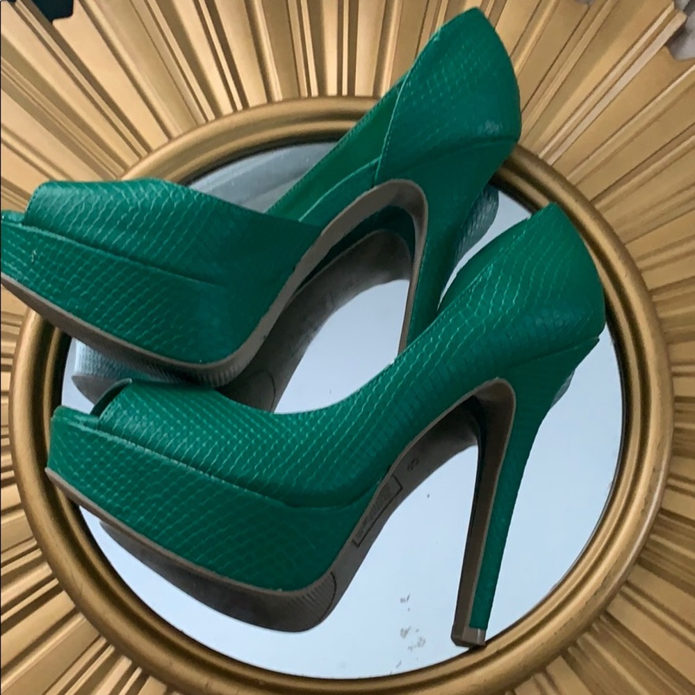 Green snakeskin heels